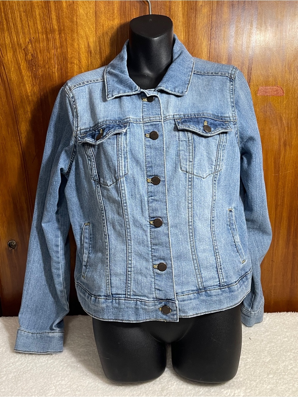 Sonoma Classic Denim Jacket Women's Large Light Wash Jean Jacket